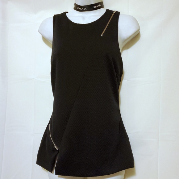 TROUVE Black Textured Asymmetrical Zipper Tank Top - Picture 3 of 10